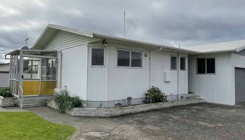 1/608 Elm Road, Akina