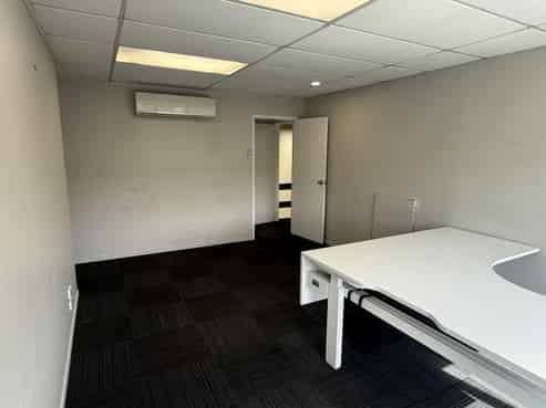 Immaculate industrial warehouse for lease
