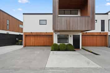 2/1368 Victoria Street, Beerescourt