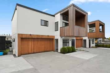 2/1368 Victoria Street, Beerescourt