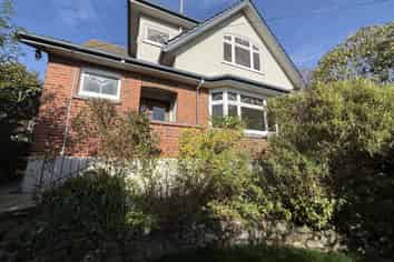 30 Charlotte Street, Roslyn