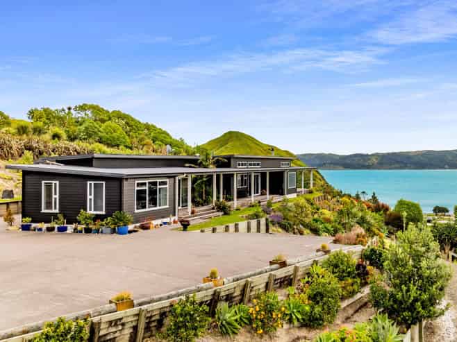 6A Seaview Drive, Mahia