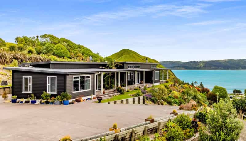 6A Seaview Drive, Mahia