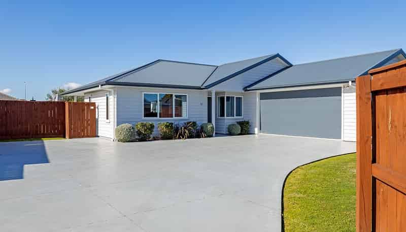 12 Austin Reid Ave, Carterton