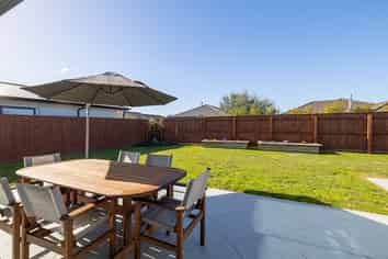 12 Austin Reid Ave, Carterton