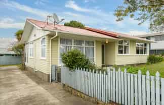 421 Warspite Avenue, Ascot Park