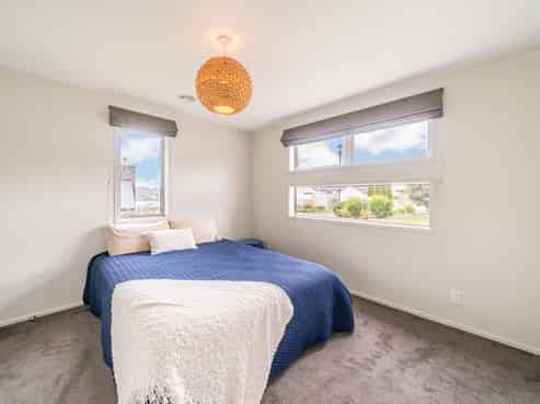 10 Hollyford Place, Aotea