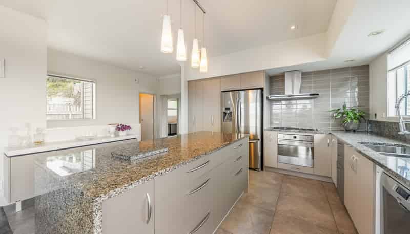 10 Hollyford Place, Aotea