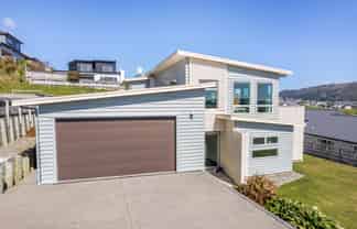 10 Hollyford Place, Aotea