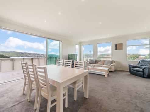 10 Hollyford Place, Aotea