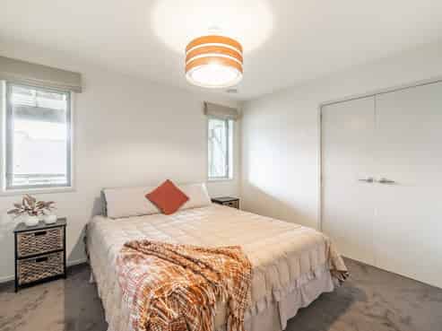 10 Hollyford Place, Aotea