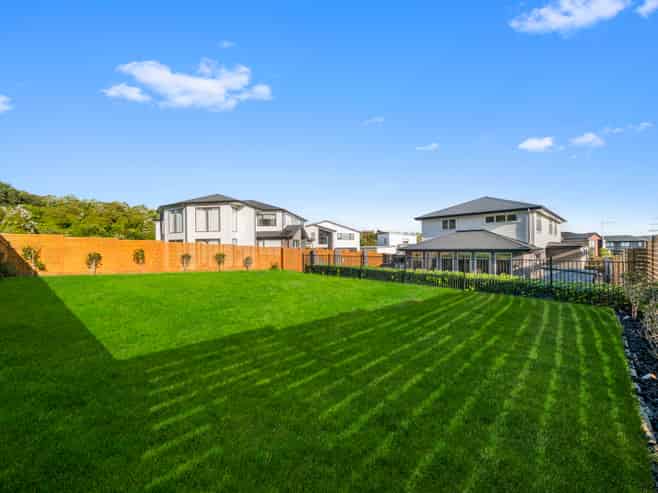 39 Headsail Drive, Long Bay