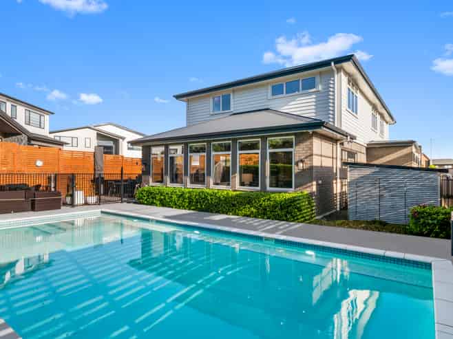 39 Headsail Drive, Long Bay