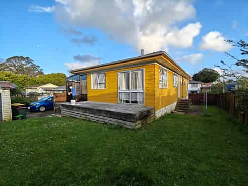 5 Moncrieff Ave, Clendon Park