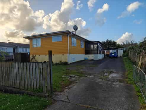 5 Moncrieff Ave, Clendon Park