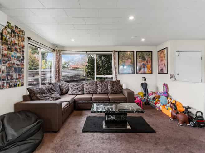 2/9 Heathberry Close, Papatoetoe