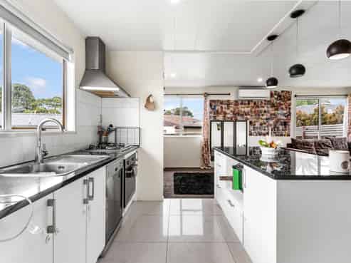 2/9 Heathberry Close, Papatoetoe