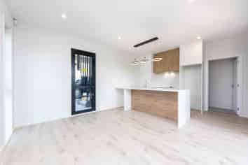 2/130 Rosebank Road, Avondale