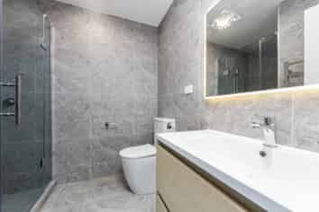 2/130 Rosebank Road, Avondale