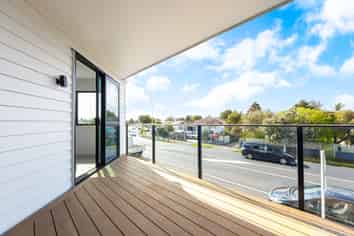 2/130 Rosebank Road, Avondale