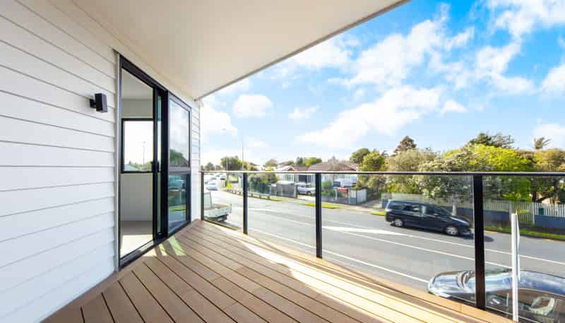 2/130 Rosebank Road, Avondale