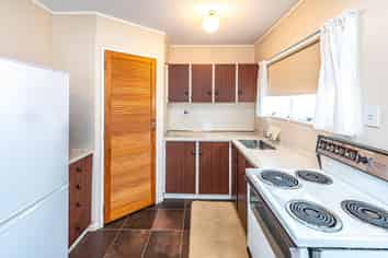 5 Avon Place, Springvale