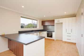 32 Elm Crescent, GLADSTONE