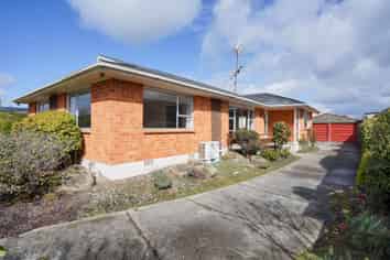 32 Elm Crescent, GLADSTONE