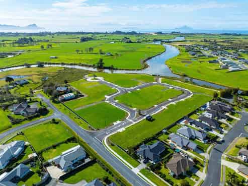  Three Rivers Lane and McKenzie Court, Waipu