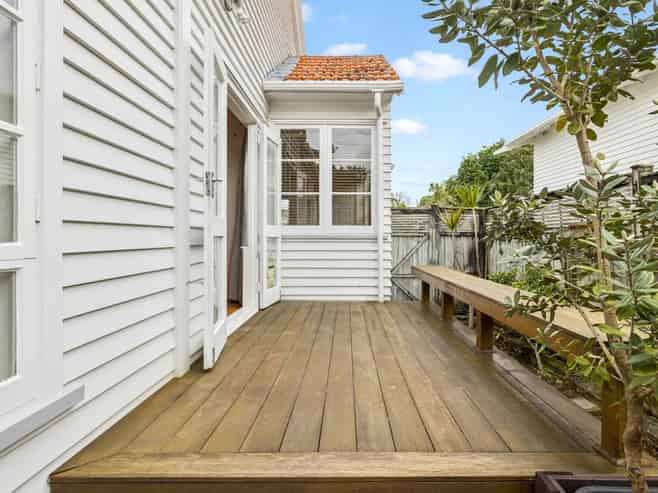 10 Peet Avenue, Royal Oak