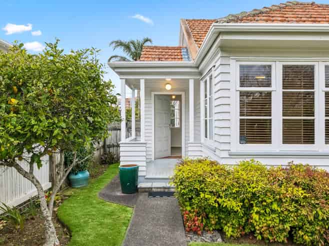10 Peet Avenue, Royal Oak