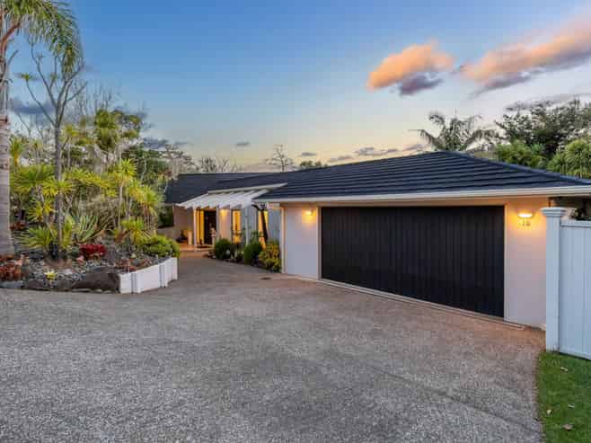 18 Oakford Park Crescent, Greenhithe