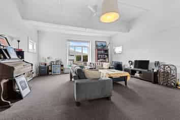 802 New North Road, Mount Albert