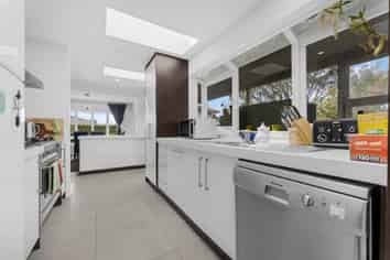 802 New North Road, Mount Albert