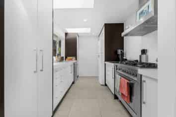 802 New North Road, Mount Albert