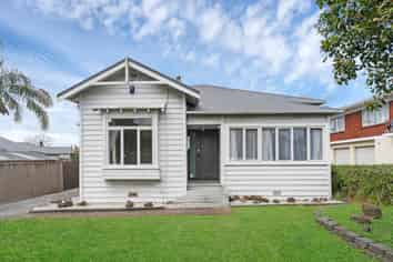 802 New North Road, Mount Albert