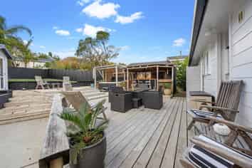 16 Gilshennan Valley, Red Beach