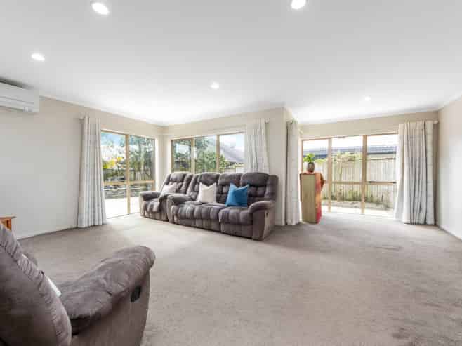 6 Stornaway Drive, Flat Bush