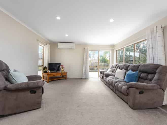 6 Stornaway Drive, Flat Bush