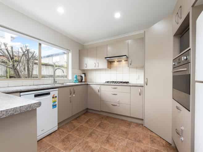 6 Stornaway Drive, Flat Bush