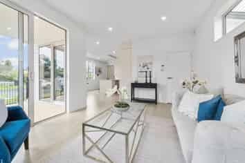 25A Scarlet Drive, Ranui