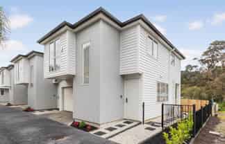 25A Scarlet Drive, Ranui
