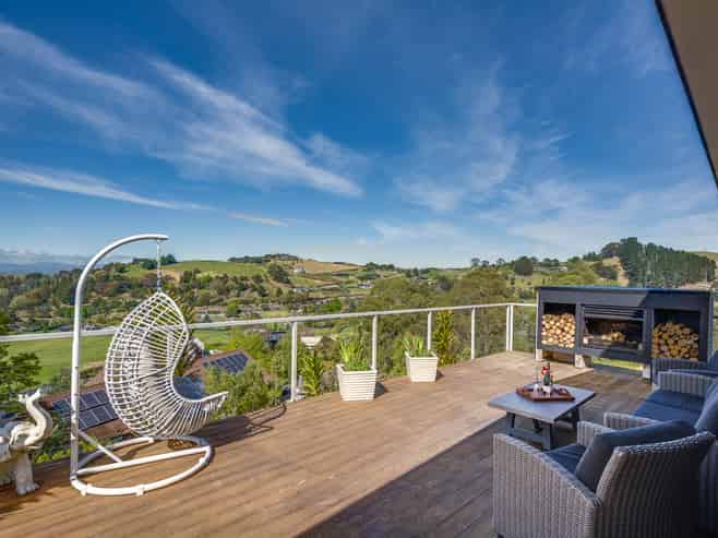 21 Ridgeway Terrace, Taradale