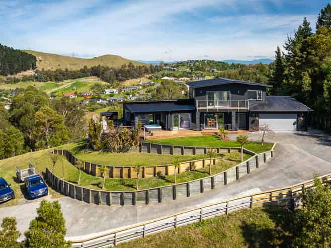 21 Ridgeway Terrace, Taradale