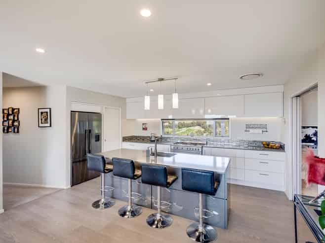 21 Ridgeway Terrace, Taradale