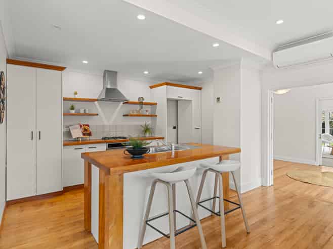 12 Francis Avenue, Saint Albans