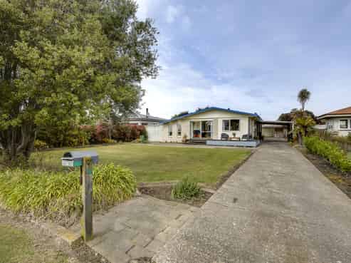 36 Tucker Lane, Clive