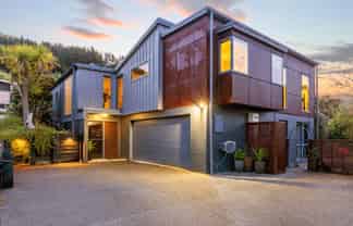 77 Port Hills Road, Heathcote Valley
