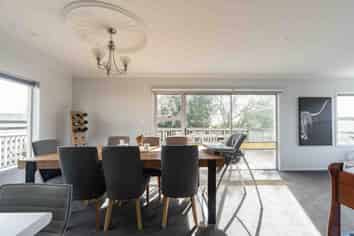 12 Resthill Crescent, Glenview