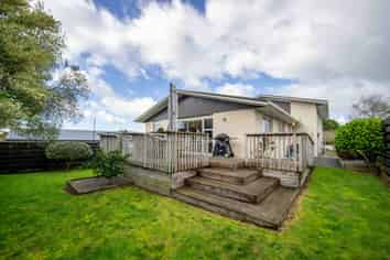 12 Resthill Crescent, Glenview